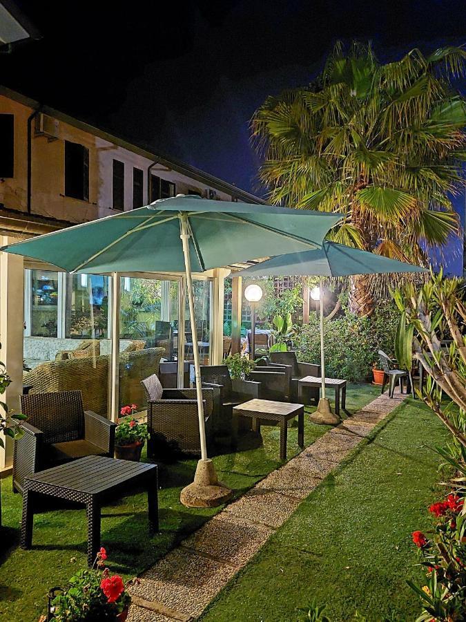 Hotel Patrizia Marina di Massa Extérieur photo