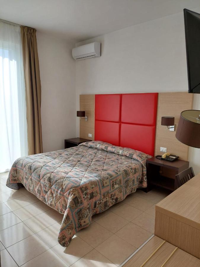 Hotel Patrizia Marina di Massa Extérieur photo