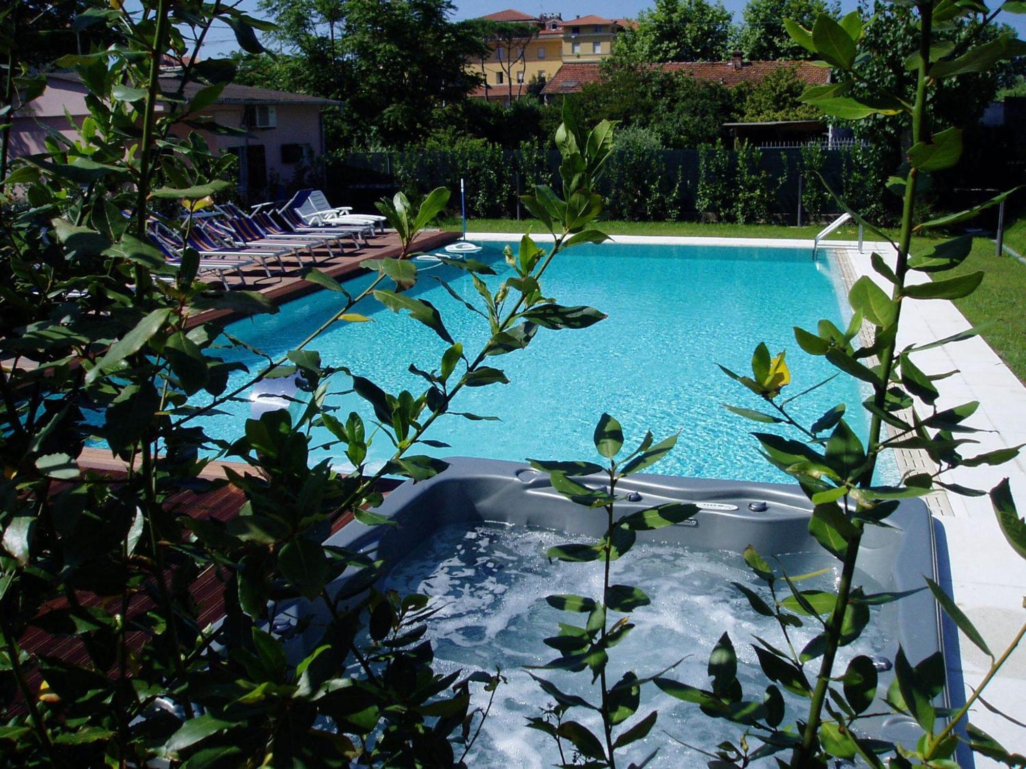 Hotel Patrizia Marina di Massa Extérieur photo