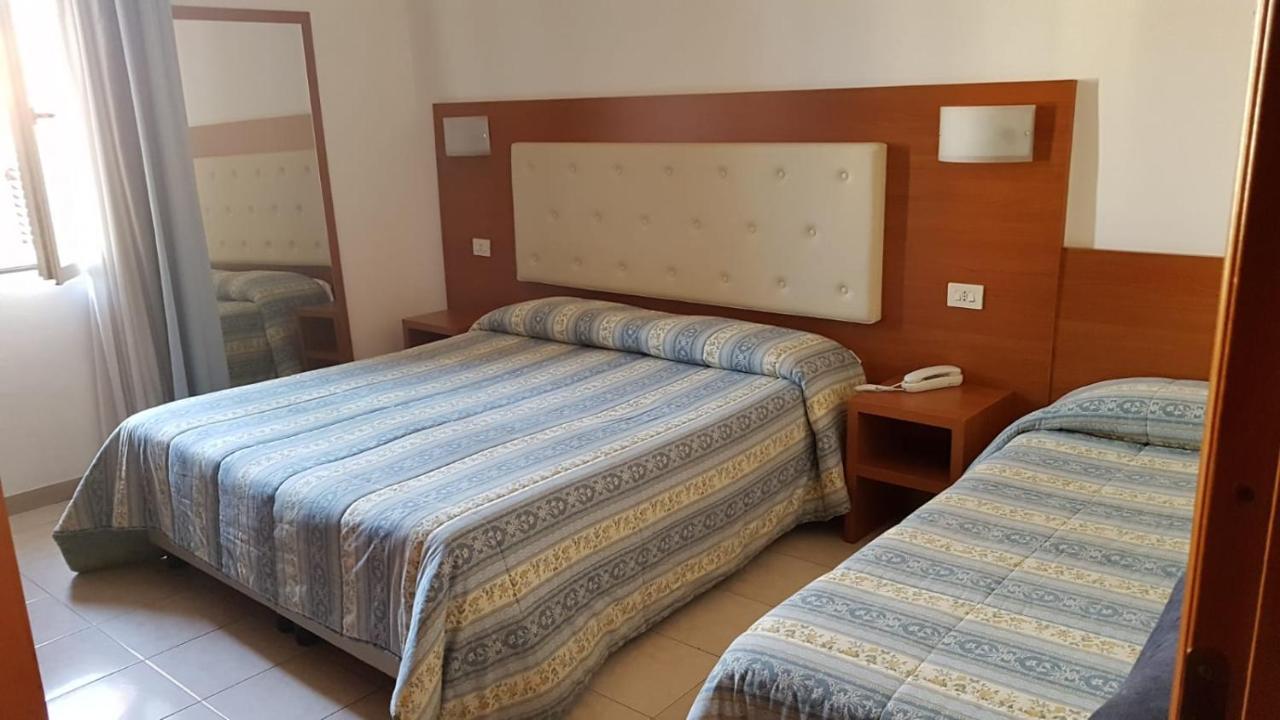 Hotel Patrizia Marina di Massa Extérieur photo